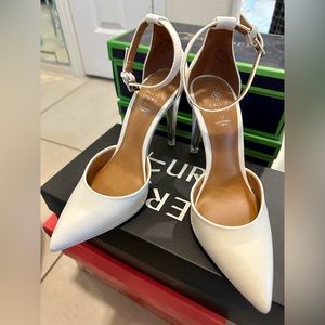 Brand New Leather White Bridal Pointy Shoes with “I Do” Label (Removable)